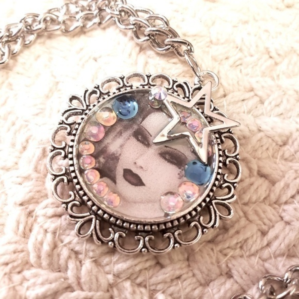 Diva Star Necklace